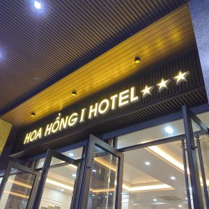 thi công bảng hiệu khách sạn