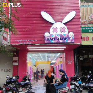 bảng hiệu shop quần áo