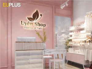 Lắp đặt logo chữ nổi